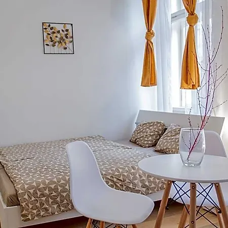 Cozy By Wenceslas Square Apartment Prague